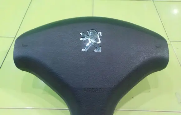 Peugeot RCZ Steering wheel airbag 96730498ZD
