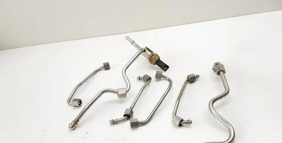 BMW 1 E81 E87 Fuel injector supply line/pipe 7547883