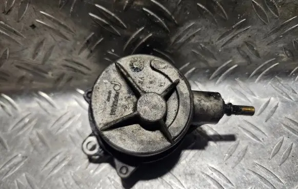 Peugeot 406 Vacuum pump 72160209