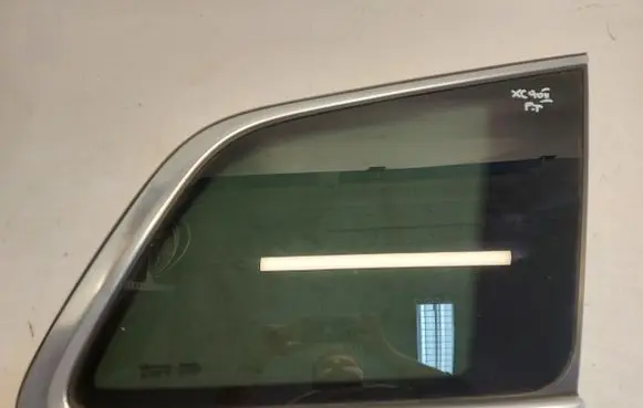 Rear side window