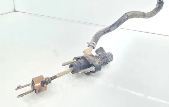 Toyota Avensis T250 Clutch master cylinder 