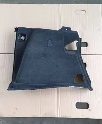 Trunk/boot lower side trim panel