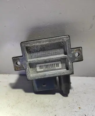 BMW 5 E39 Glow plug pre-heat relay E2110022358 0522120701 0006695253