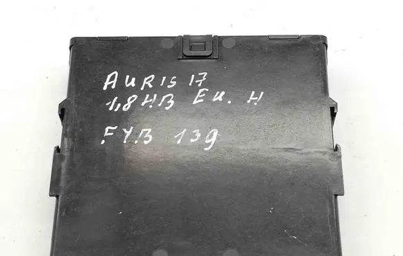 Toyota Auris E180 Other devices 8998102050