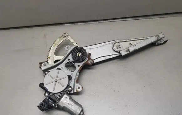 Subaru Outback Front door window regulator with motor