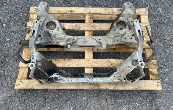BMW 1 E81 E87 Front subframe 521002175 6771339 464660484