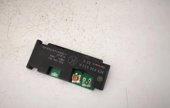 Volkswagen PASSAT B6 Antenna control unit 3C5035532K