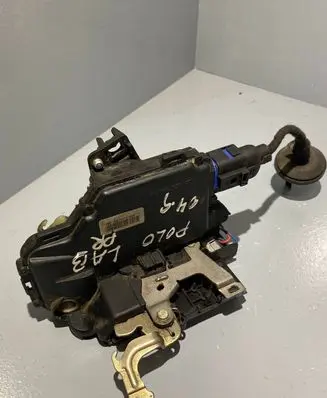 Volkswagen Polo Front door lock 3B1837016BP PA6630