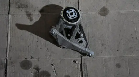 Porsche Taycan 9J1 Engine mount bracket 9J1199161B555525