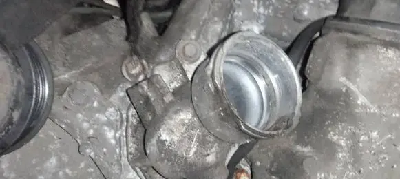 Mercedes-Benz ML W164 Engine coolant pipe/hose A2722000415