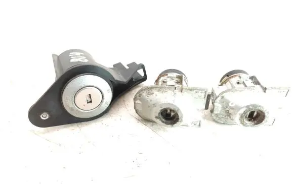 Volvo C70 Coupe door lock (next to the handle) 30633748 8679168 8679169