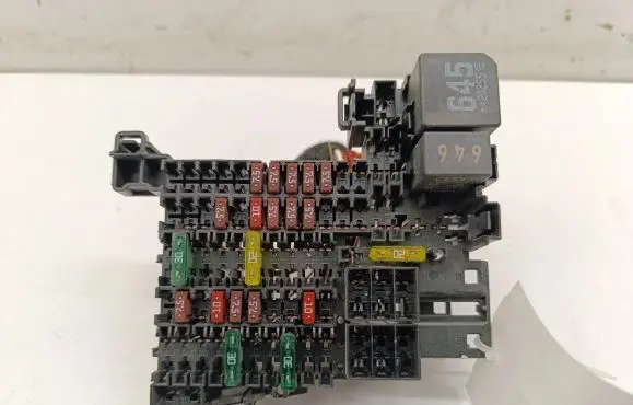 Skoda Octavia Mk4 Fuse module 5WA937615