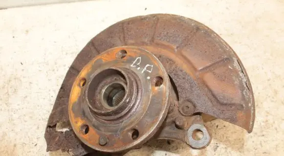 Audi Q3 8U Front wheel hub