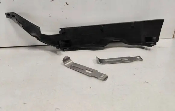 Volvo S60 Headlight/headlamp mounting bracket 10600021520 31698239