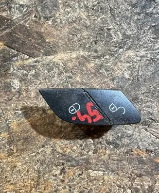 Mercedes-Benz R W251 Central locking switch button A2518200910 03078050