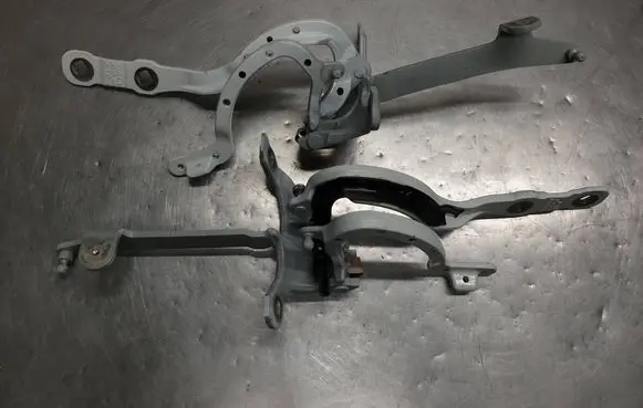 BMW 5 G30 G31 Tailgate/trunk/boot hinge 7390414 7390413