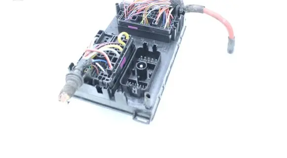Opel Zafira C Fuse module 13368640