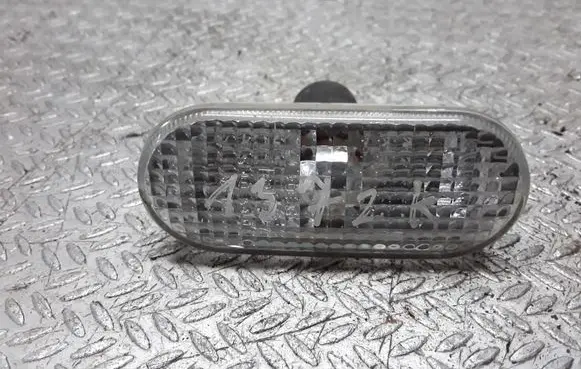 Ford Galaxy Front fender indicator light