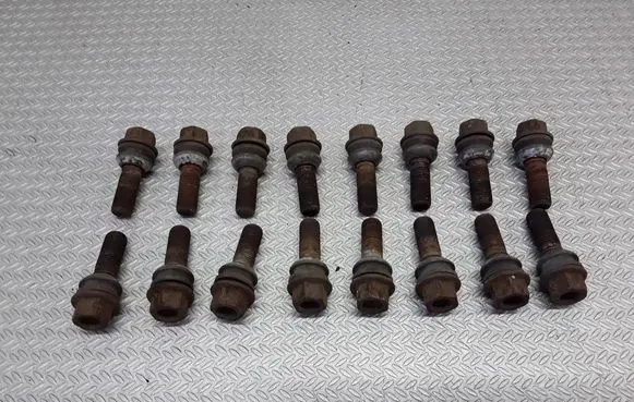 Audi Q7 4L Nuts/bolts 