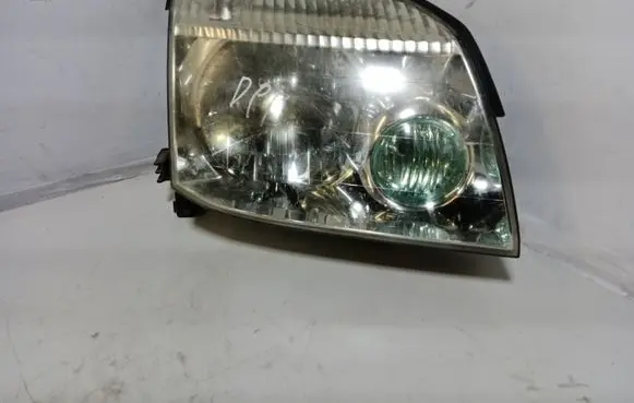 Nissan X-Trail T30 Headlight/headlamp
