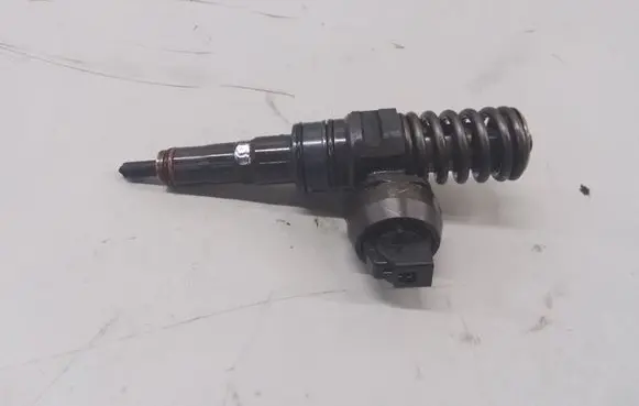 Volkswagen Phaeton Fuel injector 07Z130073H