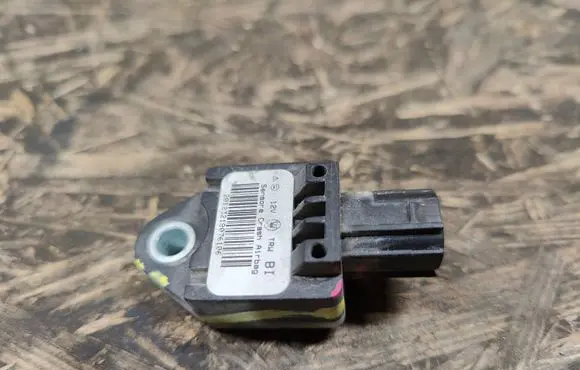 Maserati Quattroporte Airbag deployment crash/impact sensor