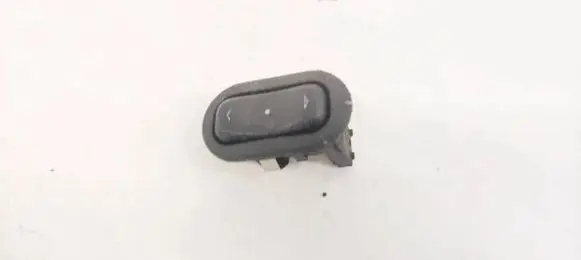 Opel Zafira A Electric window control switch 90561388