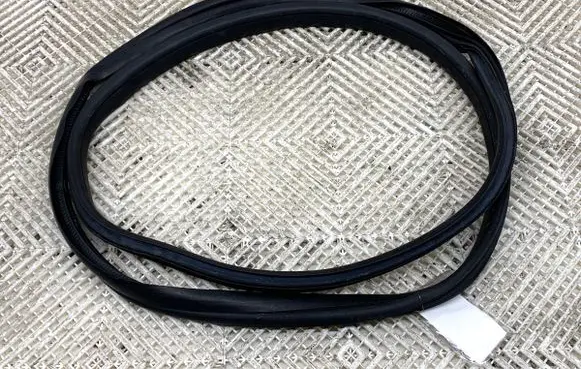 Ford Transit Courier Rubber seal front door (on door) 