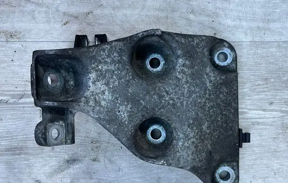 BMW X1 E84 Engine mounting bracket 6788357 22116788357