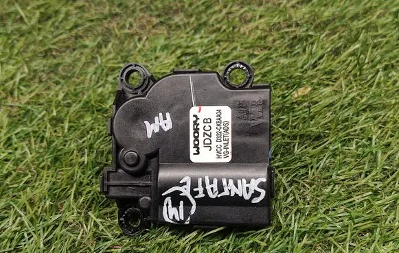 Hyundai Santa Fe Air flap motor/actuator D332CK8AA04