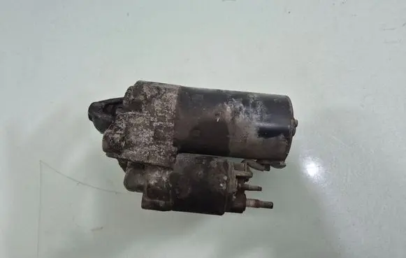 Renault Megane III Starter motor 