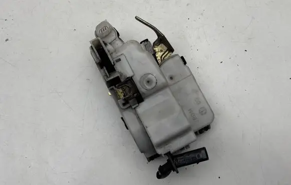 Seat Ibiza II (6k) Front door lock 6K4837015D
