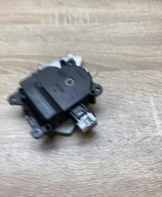 Toyota Auris 150 Air flap motor/actuator 1138002800