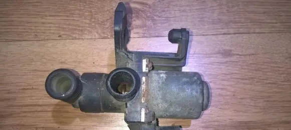 BMW 3 E36 Coolant heater control valve 1387846 1147412052