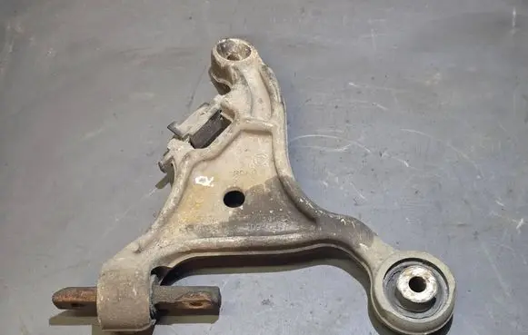 Volvo S80 Front lower control arm/wishbone 09173617