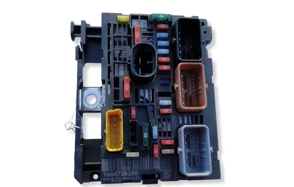 Citroen Berlingo Fuse module 9664706280 BSMR05 9930069650