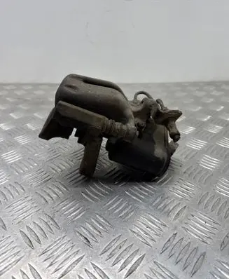 Volkswagen PASSAT B6 Front brake caliper