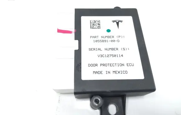Tesla Model X Door control unit/module 105589100