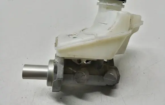 Maserati Quattroporte Master brake cylinder 2515540
