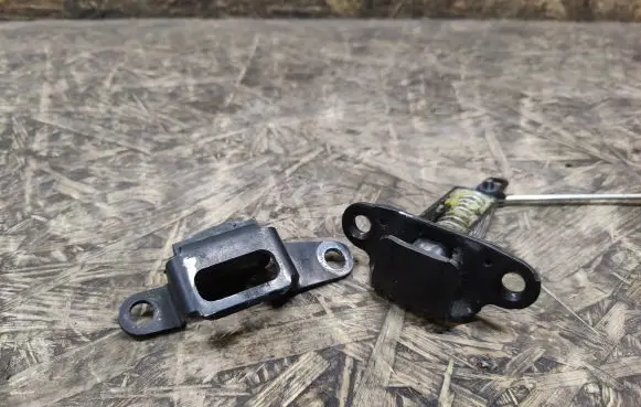 Dacia Logan I Tailgate lock latch 571096A