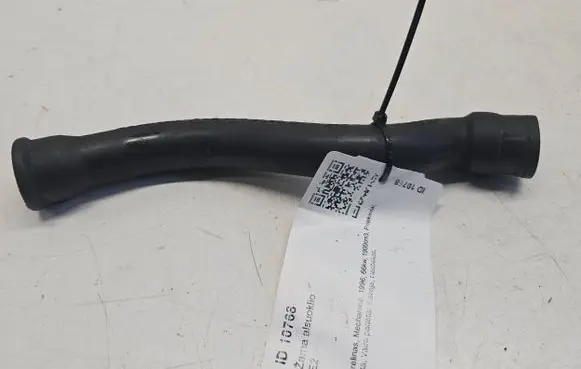 Volkswagen Golf III Breather hose/pipe 028103493S