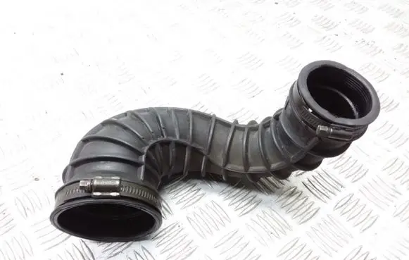 Volvo V70 Turbo air intake inlet pipe/hose 08634143