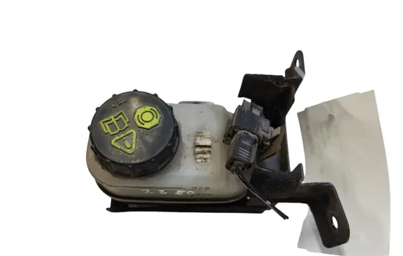 Brake fluid reservoir
