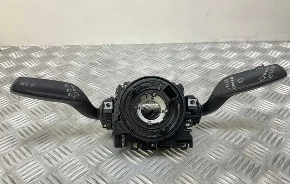 Wiper turn signal indicator stalk/switch