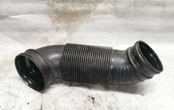 Audi Q3 8U Air intake hose/pipe 5N0129654E 5N0129656D