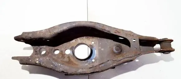 Toyota Avensis T270 Rear upper control arm/wishbone