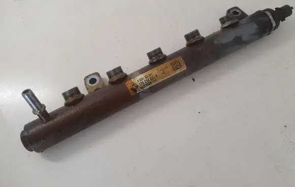 Opel Vivaro Fuel main line pipe 175214823R H8201323501