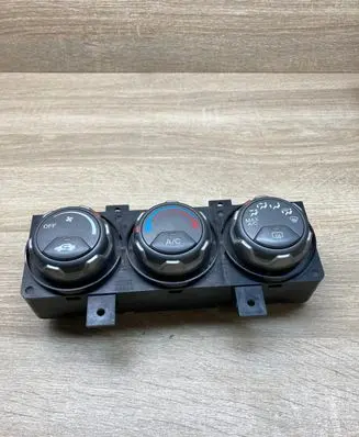 Honda CR-V Climate control unit A02043K