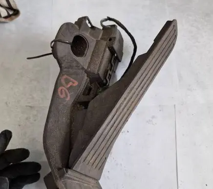 Volkswagen PASSAT B6 Accelerator throttle pedal 6PV00874501 1K2723503M