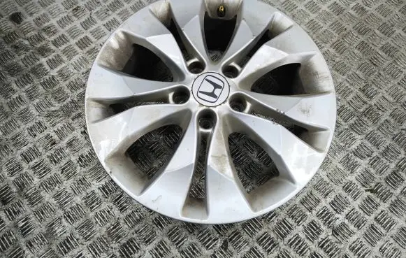 Honda CR-V R17 alloy rim 